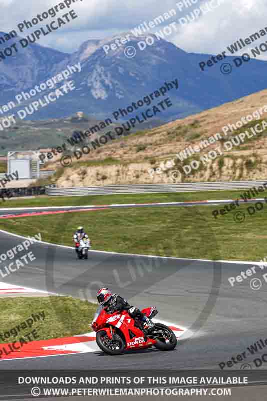 cadwell no limits trackday;cadwell park;cadwell park photographs;cadwell trackday photographs;enduro digital images;event digital images;eventdigitalimages;navarra;no limits trackdays;peter wileman photography;racing digital images;trackday digital images;trackday photos